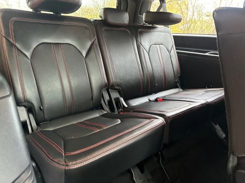 Used 2022 Ford Expedition Max Limited image 34