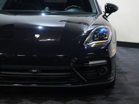 Used 2017 Porsche Panamera Turbo w/ Carbon Fiber Interior Package AWD/4WD image 10
