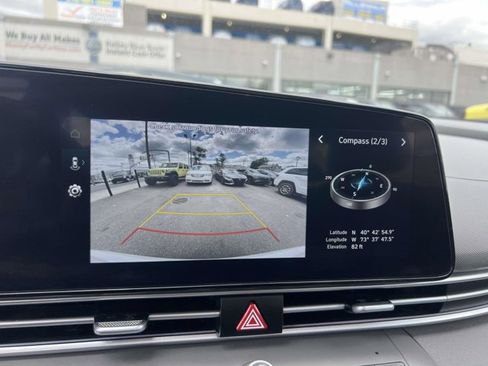Used 2025 Hyundai Elantra SEL FWD image 26