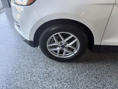 Certified 2021 Ford Edge SEL w/ Convenience Package image 3