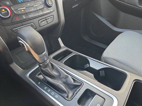 Used 2018 Ford Escape SE FWD image 12