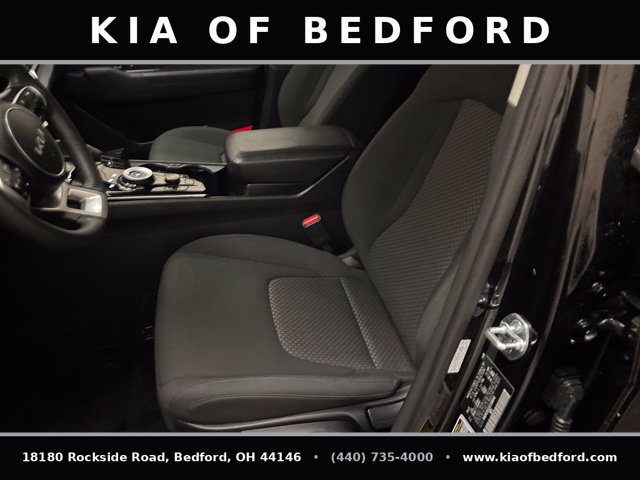 Certified 2025 Kia Sportage LX FWD image 12