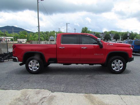 Used 2020 Chevrolet Silverado 2500 LTZ AWD/4WD image 5