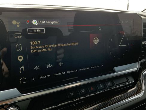 Used 2025 GMC Sierra 2500 SLE w/ SLE Convenience Package image 43