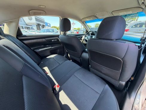 Used 2016 Nissan Altima 2.5 SR w/ LED Appearance Package FWD image 14