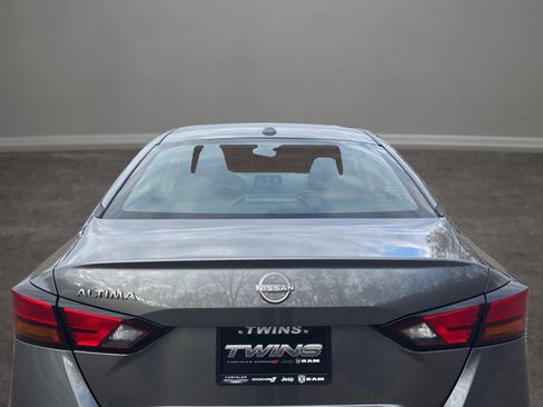 Used 2025 Nissan Altima 2.5 S image 30