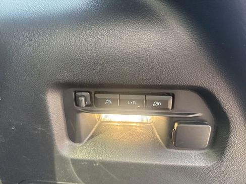 Used 2025 Ford Explorer Platinum w/ Ultimate Package image 20