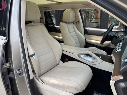 Used 2022 Mercedes-Benz GLS 450 4MATIC image 35