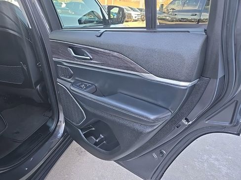 Used 2022 Jeep Grand Cherokee Limited 4xe w/ Luxury Tech Group II image 87