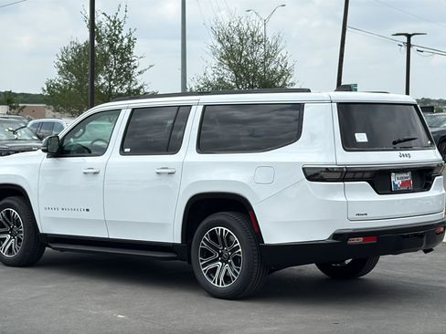 New 2026 Jeep Grand Wagoneer L 4WD image 7