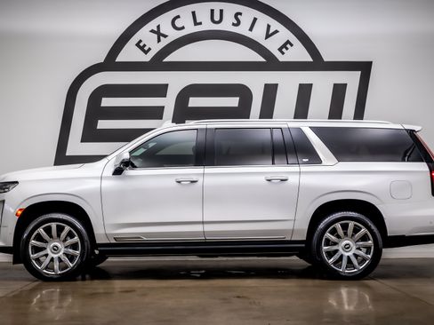 Used 2023 Cadillac Escalade ESV Premium Luxury Platinum AWD/4WD image 6