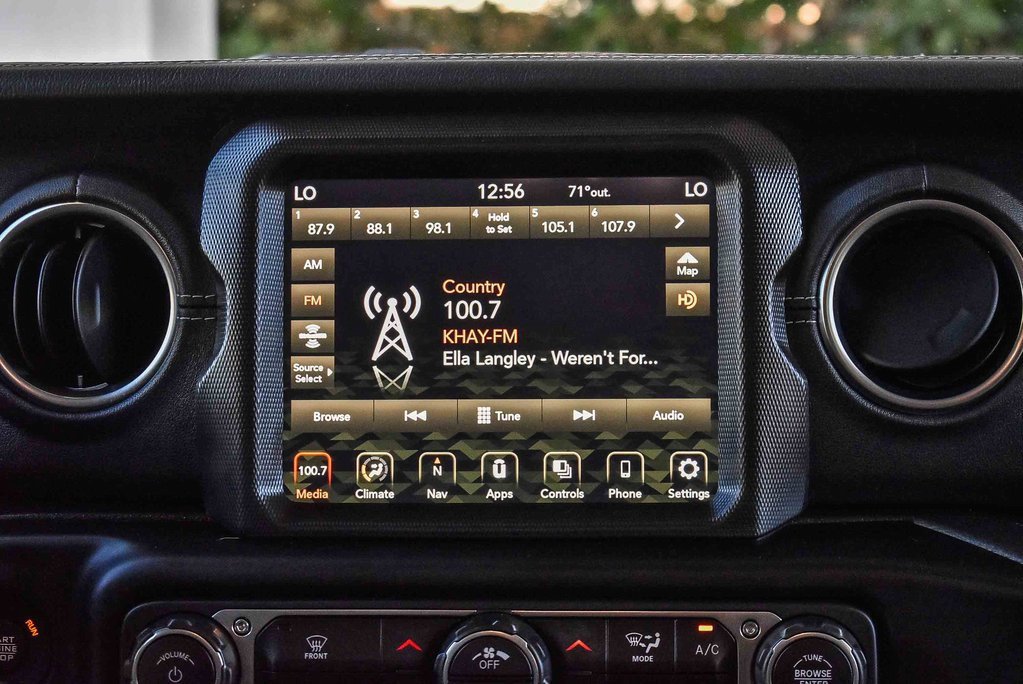 Used 2023 Jeep Wrangler Unlimited Sahara AWD/4WD image 12