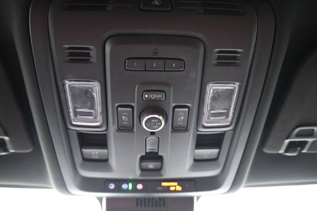 Used 2023 GMC Yukon Denali Ultimate AWD/4WD image 11