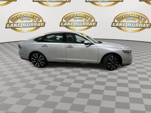 Used 2025 Honda Accord Touring image 4