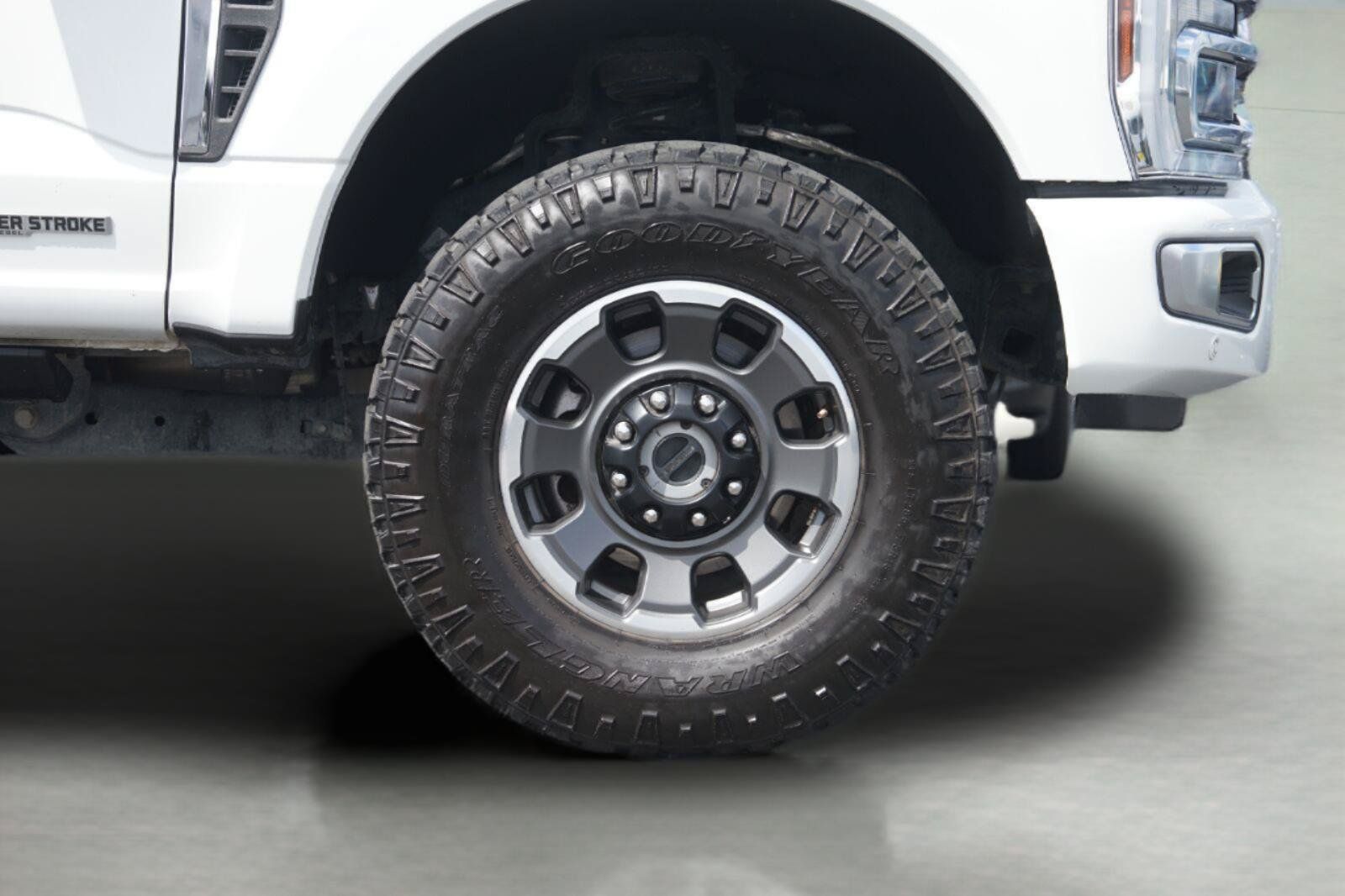 Used 2024 Ford F250 Platinum w/ Tremor Off-Road Package AWD/4WD image 4