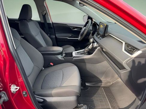 Used 2022 Toyota RAV4 XLE image 15