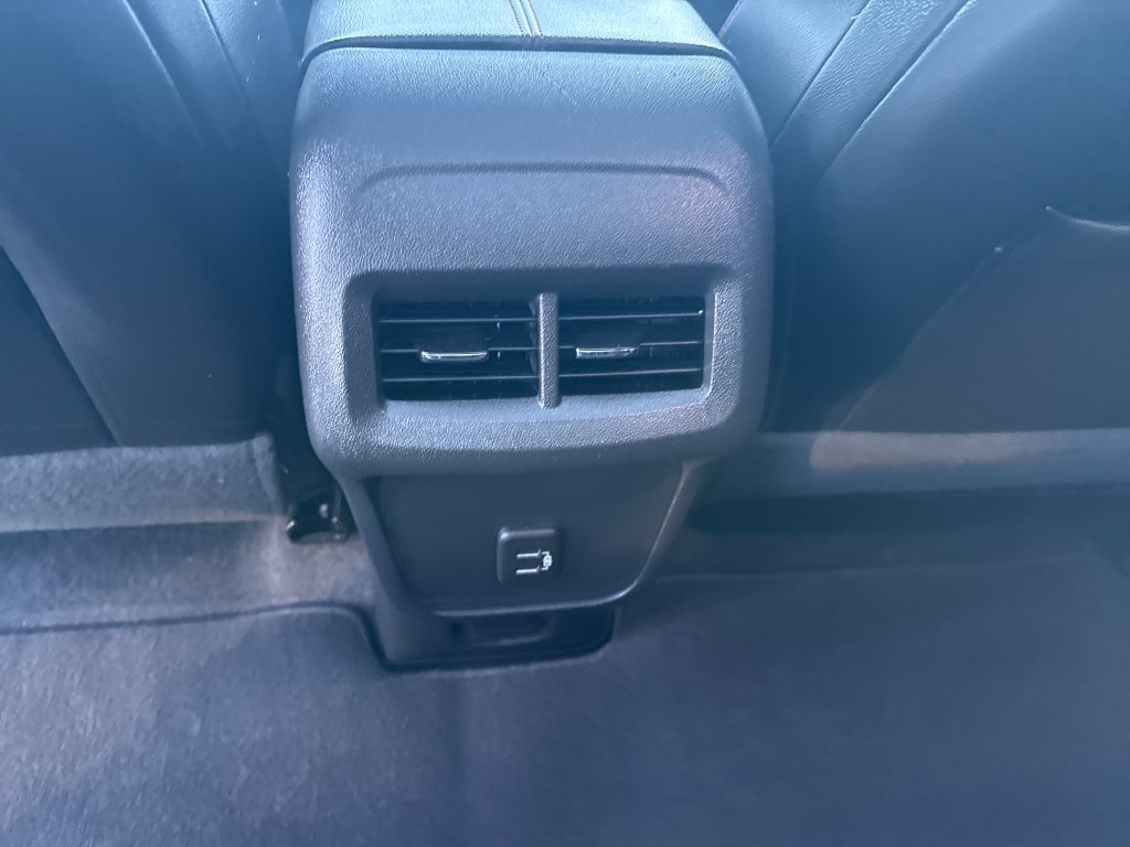 Used 2023 Chevrolet Equinox RS w/ RS Leather Package AWD/4WD image 31