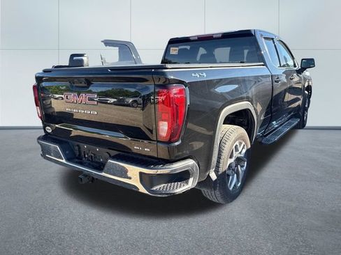 Used 2023 GMC Sierra 1500 SLE AWD/4WD image 4