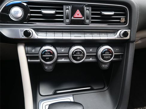 Used 2021 Genesis G70 2.0T w/ Prestige Package image 14