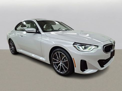 Used 2025 BMW 230i xDrive Coupe w/ Premium Package image 3