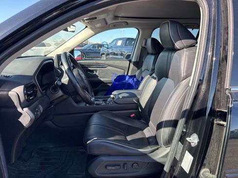 Used 2025 Honda Pilot Elite image 15