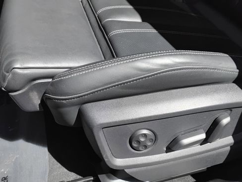 Certified 2024 Audi Q5 e Premium Plus w/ Premium Plus Package image 18