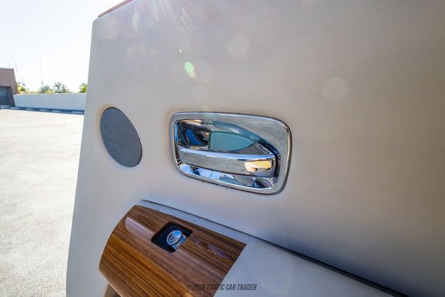Used 2010 Rolls-Royce Phantom Drophead Coupe RWD image 89