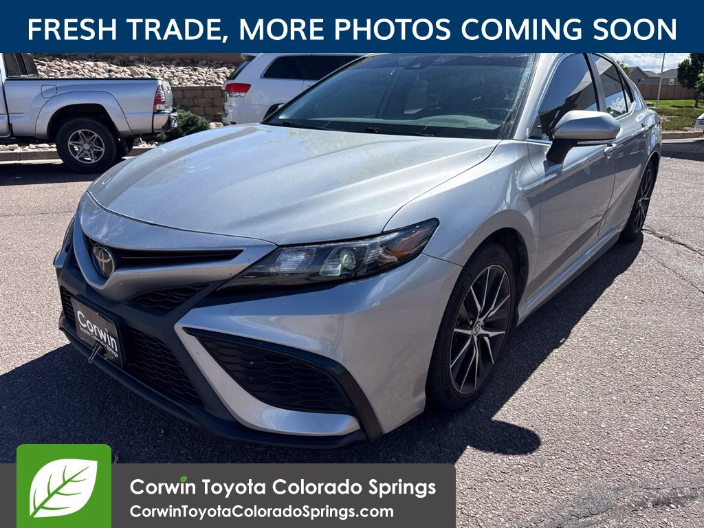 Used 2023 Toyota Camry SE AWD/4WD image 3