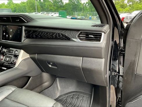 Used 2022 GMC Yukon Denali AWD/4WD image 17