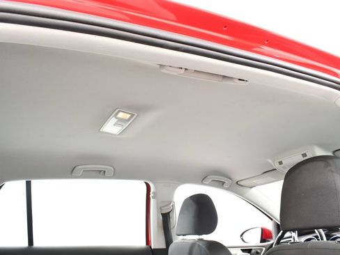 Used 2017 Volkswagen Golf S FWD image 18
