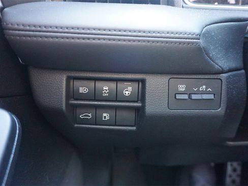 Used 2020 Toyota Avalon Touring image 5