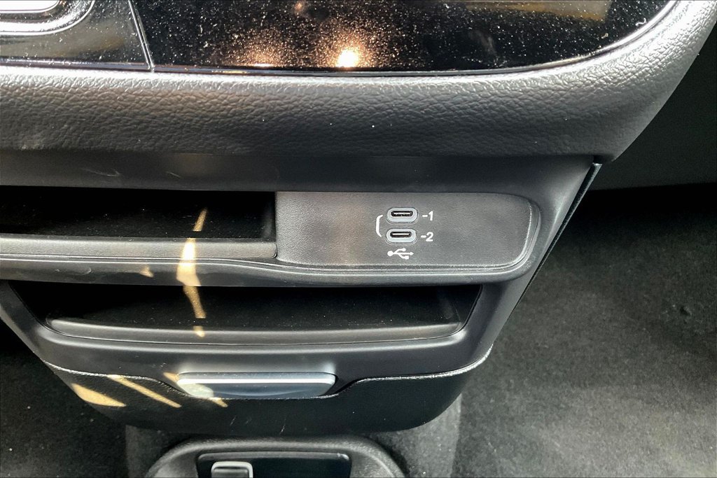 Used 2026 Chrysler Pacifica Select FWD image 15