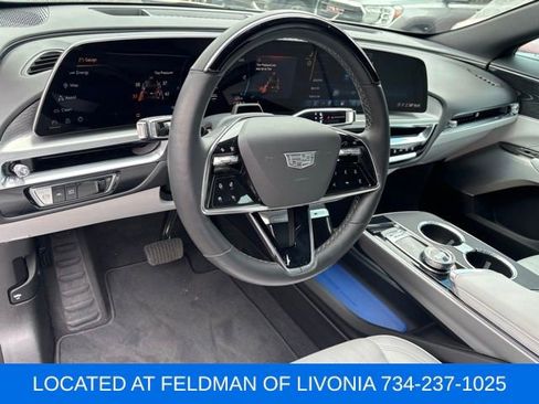 Used 2024 Cadillac Lyriq Luxury AWD/4WD image 7