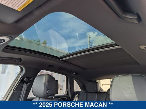 Used 2025 Porsche Macan Turbo AWD/4WD image 36
