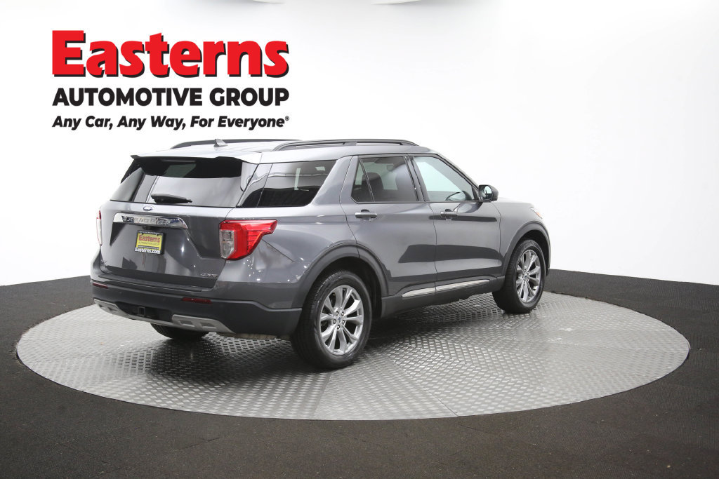 Used 2022 Ford Explorer XLT w/ Equipment Group 202A AWD/4WD image 45