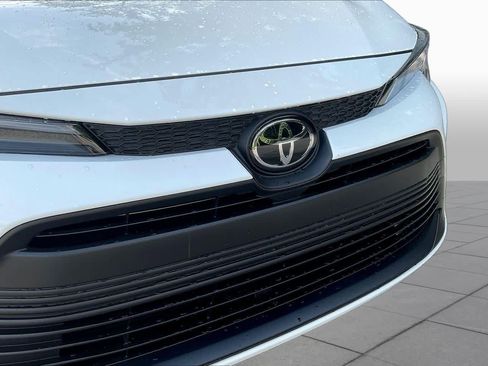 Used 2026 Toyota Corolla LE FWD image 29