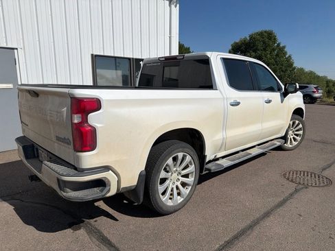 Used 2020 Chevrolet Silverado 1500 High Country AWD/4WD image 3