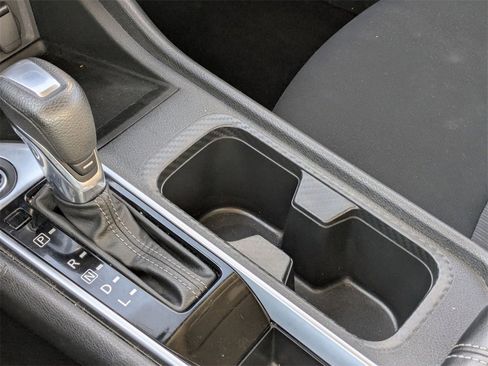 Used 2024 Nissan Sentra SV image 19