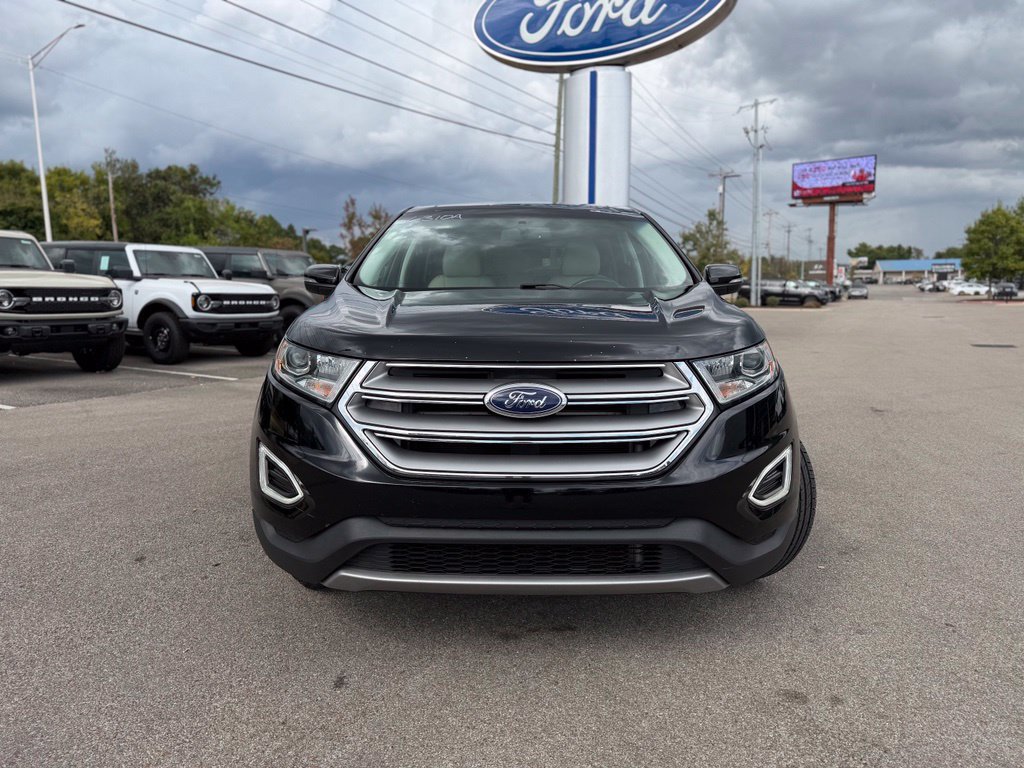 Used 2016 Ford Edge Titanium w/ Technology Package AWD/4WD image 2