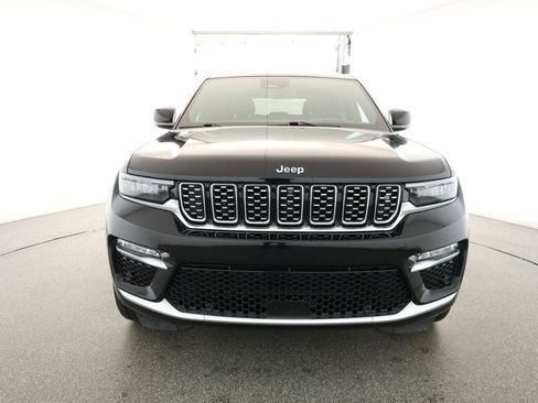 Used 2022 Jeep Grand Cherokee Summit image 2
