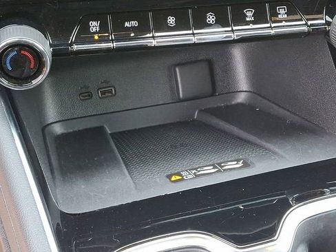 Used 2025 Chevrolet Traverse Z71 w/ Driver Confidence Package AWD/4WD image 25