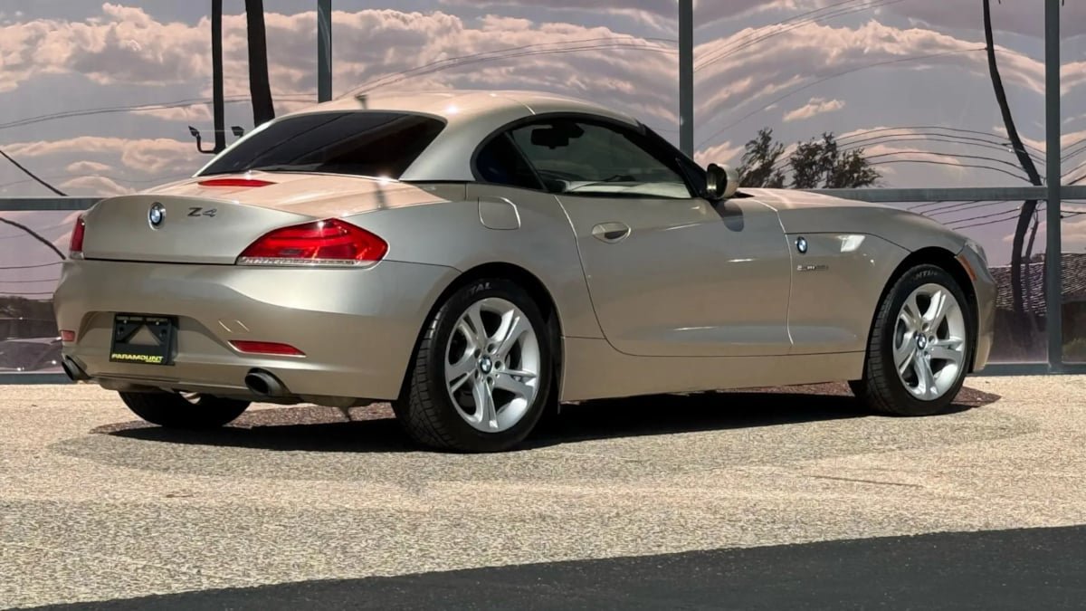 Used 2011 BMW Z4 sDrive35i RWD image 21