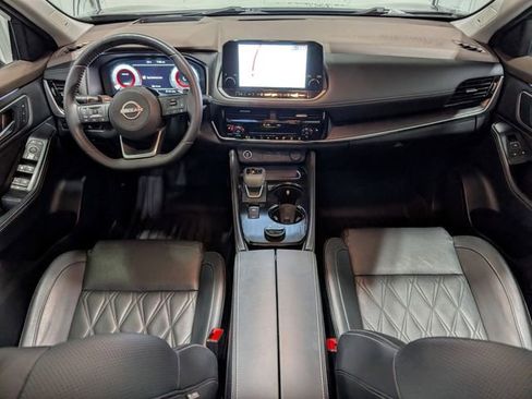 Used 2023 Nissan Rogue Platinum w/ Platinum Premium Package image 12