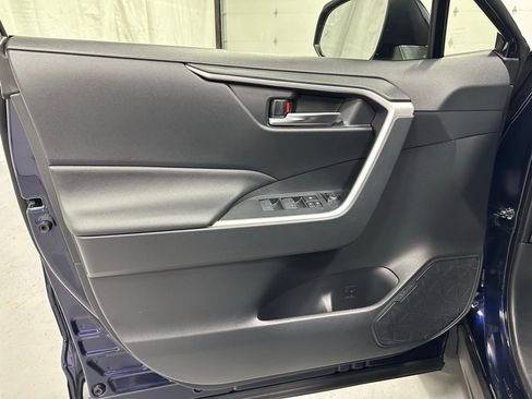 Used 2025 Toyota RAV4 XLE w/ Convenience Package image 8