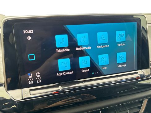 Used 2025 Volkswagen Atlas Cross Sport SE AWD/4WD image 63
