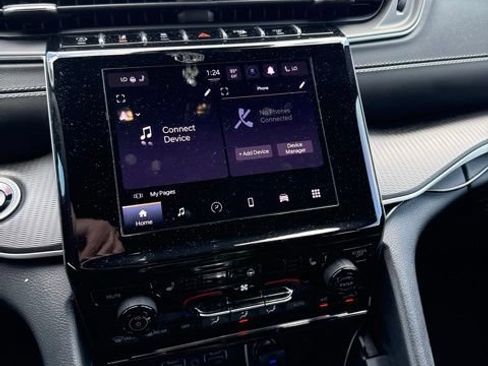 Used 2025 Jeep Grand Cherokee Laredo X w/ Luxury Tech Group I RWD image 8