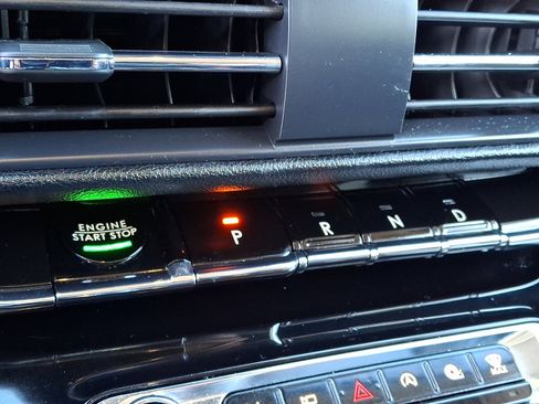 Certified 2023 Lincoln Corsair AWD image 16