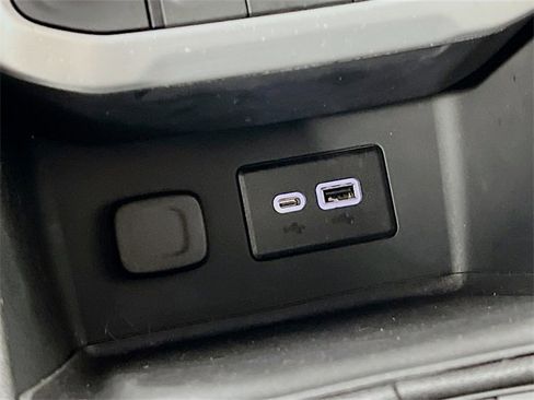 Used 2023 GMC Acadia SLE w/ Driver Convenience Package image 20