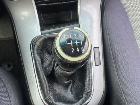 Used 2013 Chevrolet Cruze LS FWD image 16