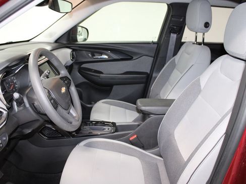 Used 2022 Chevrolet TrailBlazer LT FWD image 18